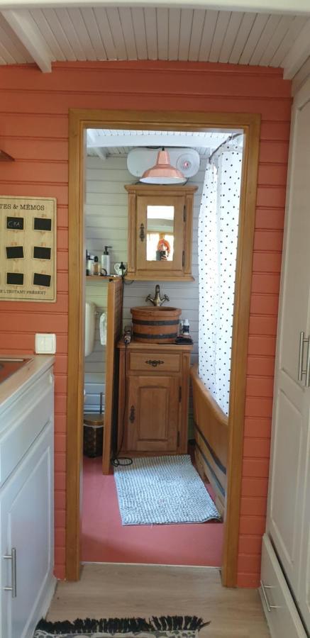 Roulotte En Bois Sud France Guest House Le Soler Екстериор снимка
