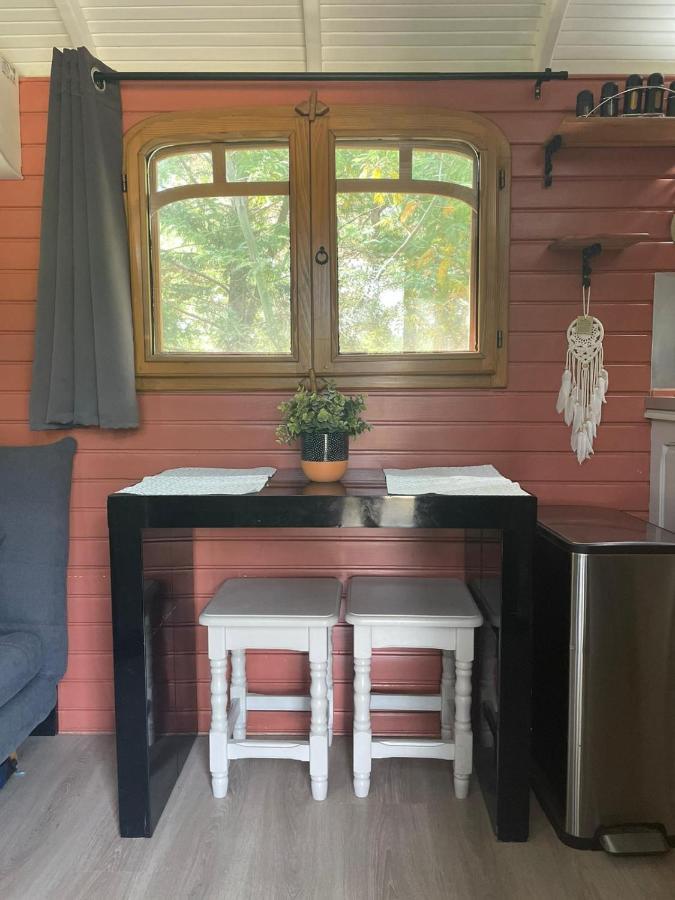 Roulotte En Bois Sud France Guest House Le Soler Екстериор снимка