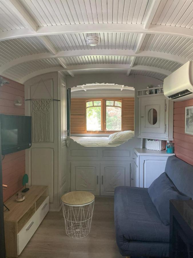 Roulotte En Bois Sud France Guest House Le Soler Екстериор снимка