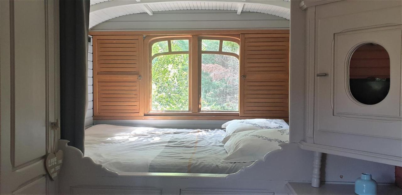 Roulotte En Bois Sud France Guest House Le Soler Екстериор снимка